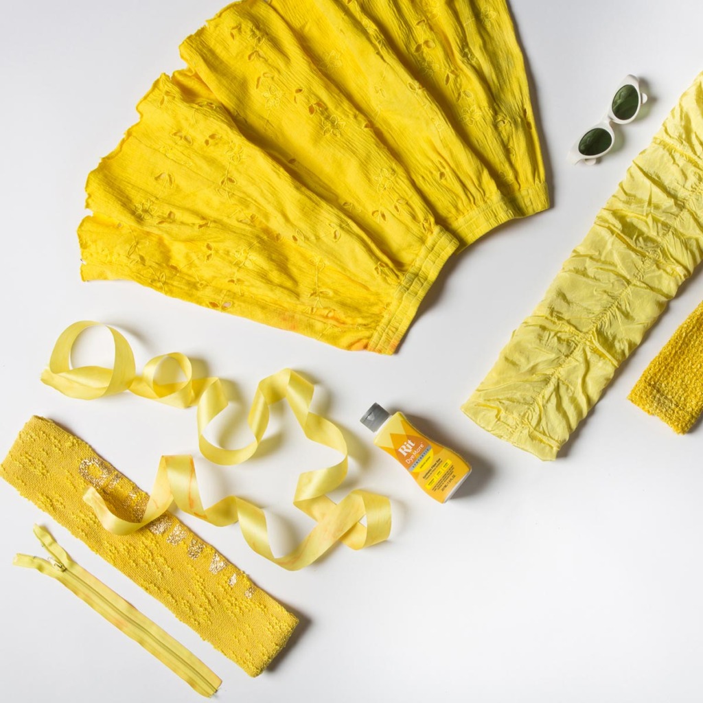 Zółty barwnik do tkanin syntetycznych