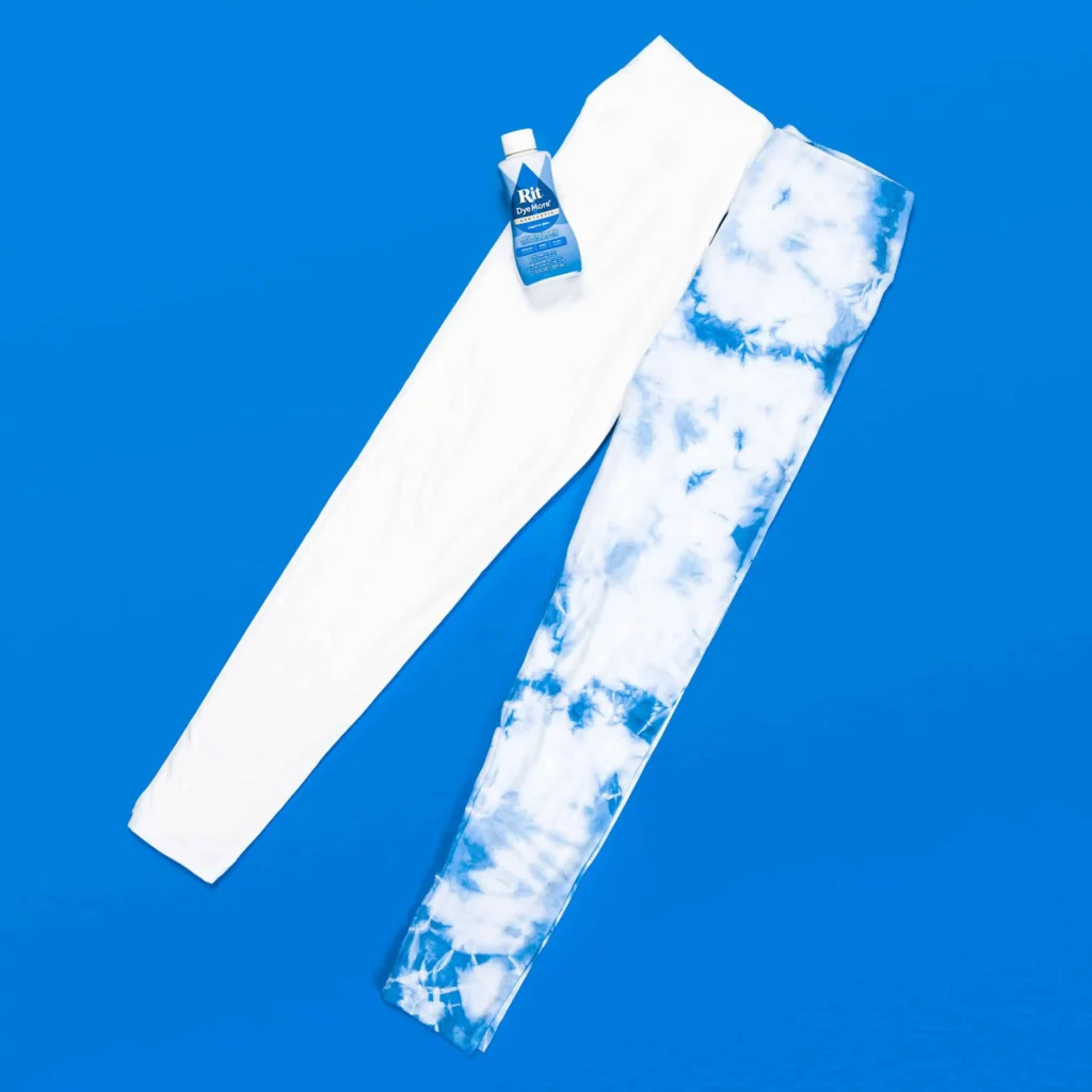 Po lewej efekt przed barwienie a po prawej po barwieniu