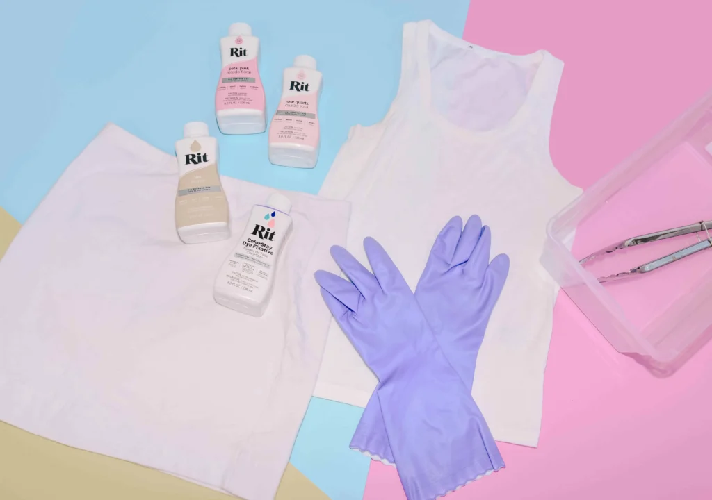 Przygotowywanie akcesoriów wraz z barwnikami RIT do wykonania kostiumu