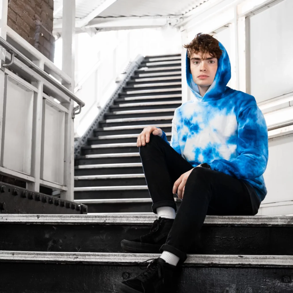 Stylowa bluza w stylu shibori w kolorze indigo