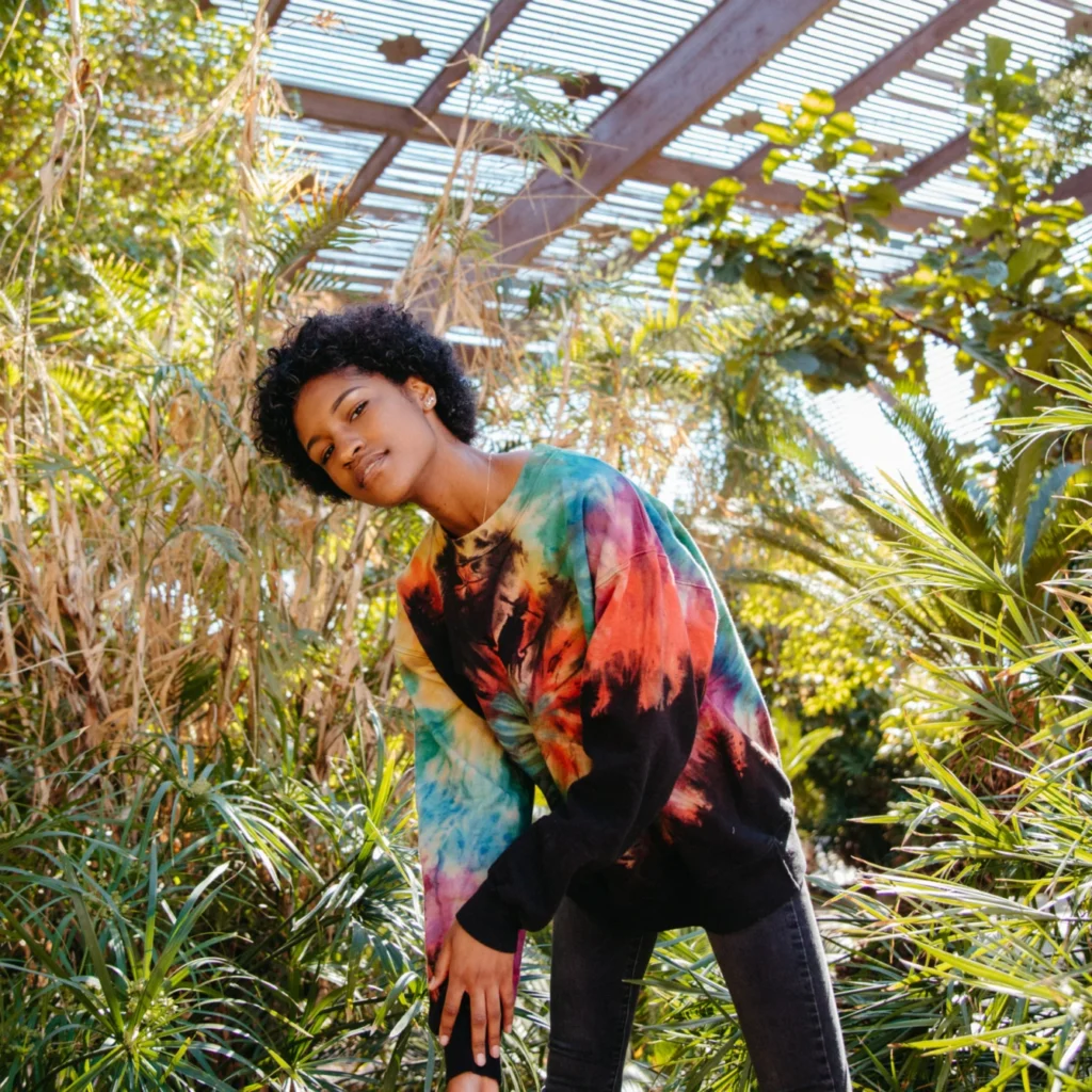 odwrotne barwienie tie-dye bluzy