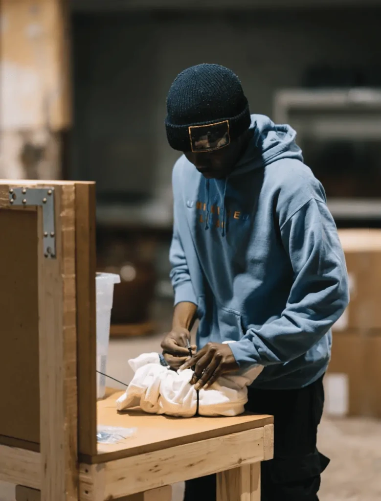 Składanie ubrań do barwienia