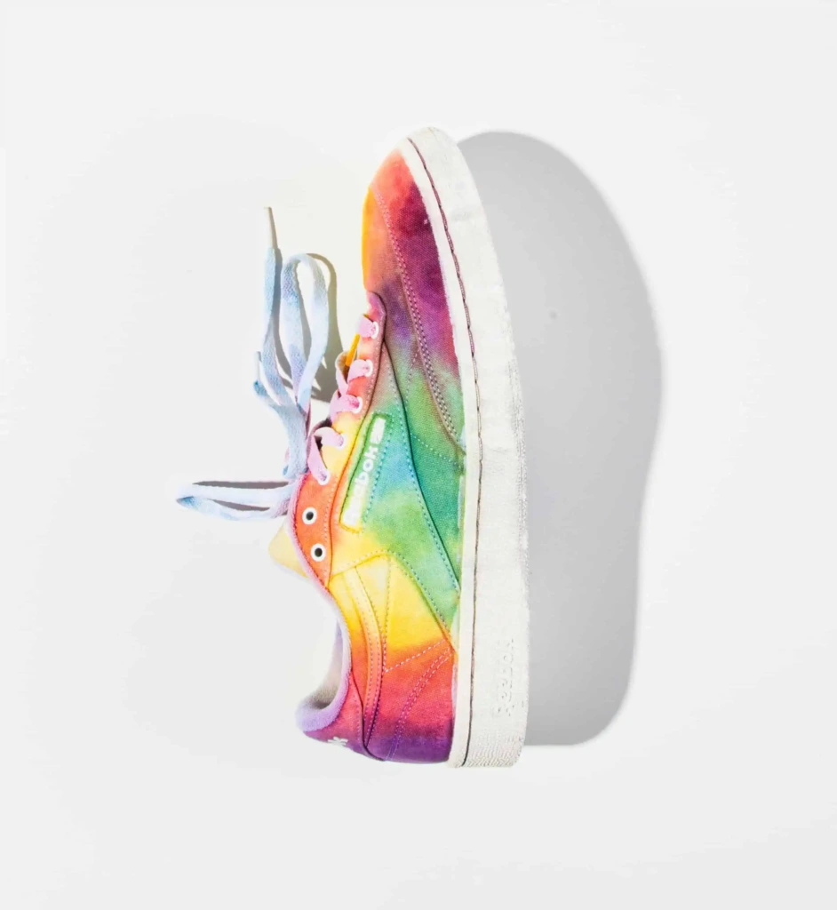 Barwienie butów metodą Tie-Dyed