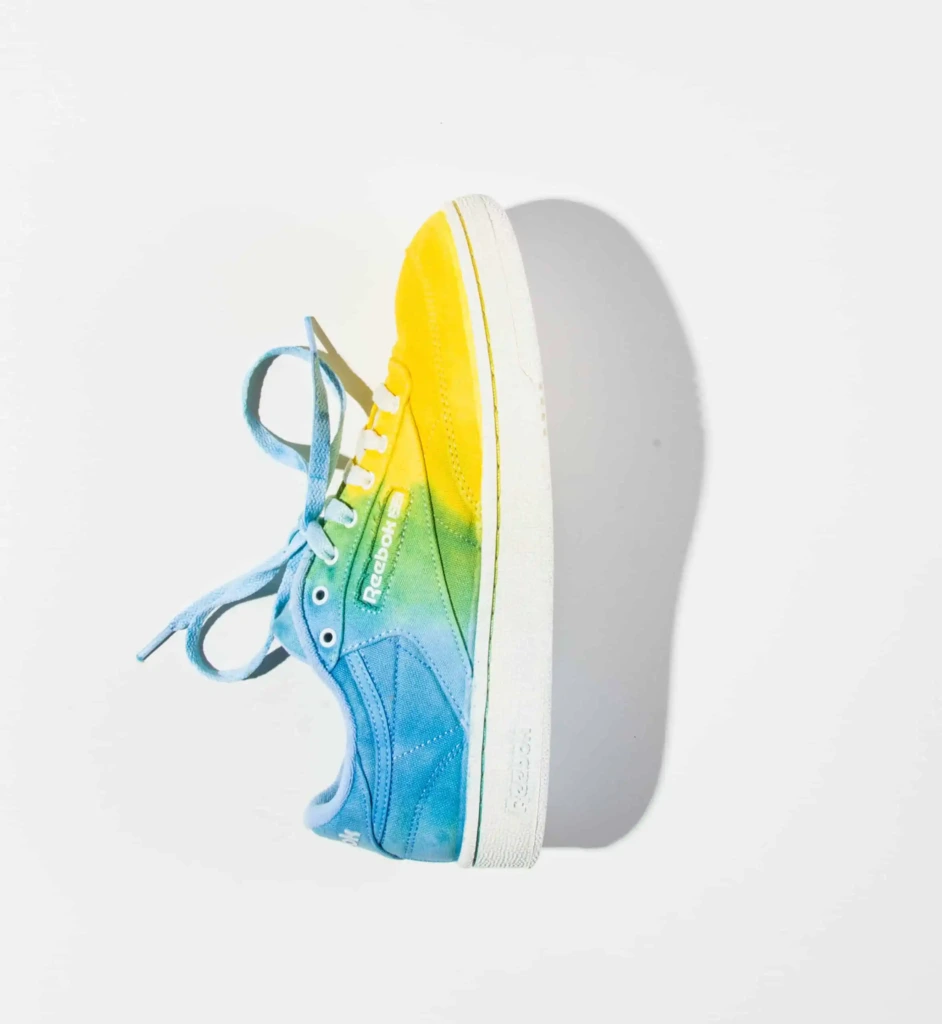 Barwienie metodą zanurzeniową w kilu kolorach