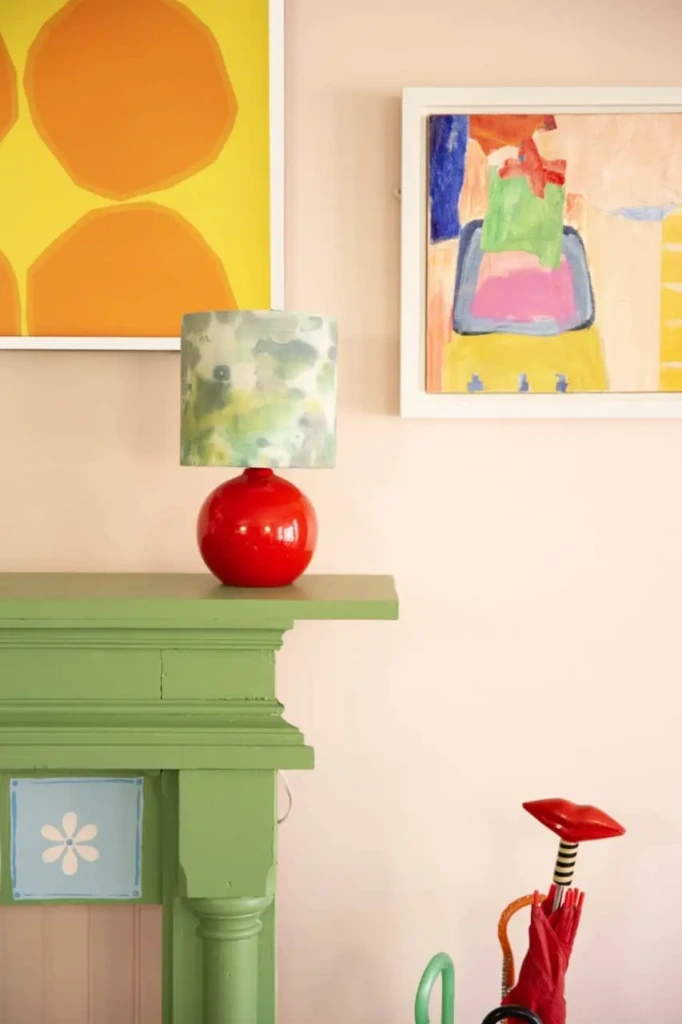 Finalny efekt barwionego abażuru w kolorze zielonym metoda marmurkowania