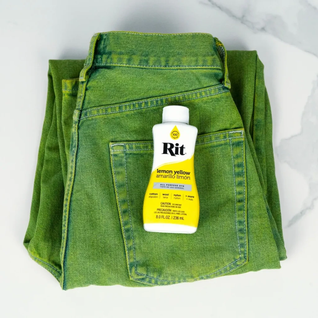 Zielone farbowanie jeansy z użyciem barwnika rit lemon yellow