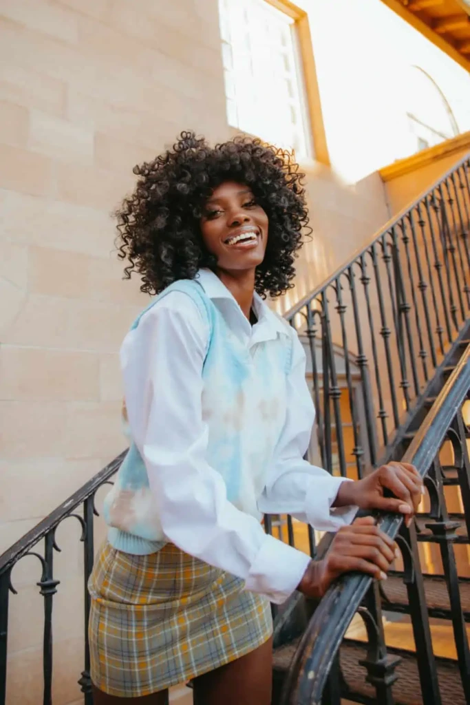 Sweter-kamizelka tie-dye w kolorach aquamarine oraz tan