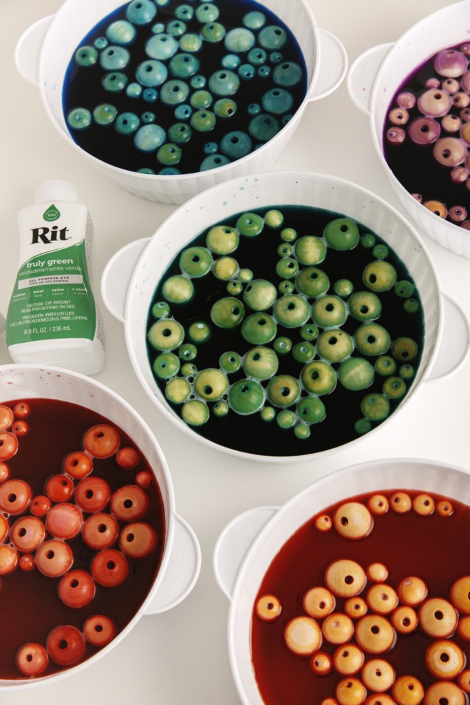 Barwienie koralików na różne kolory