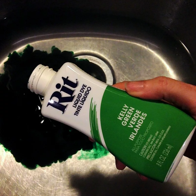 Przygotowywanie kąpieli barwiącej Kelly Green